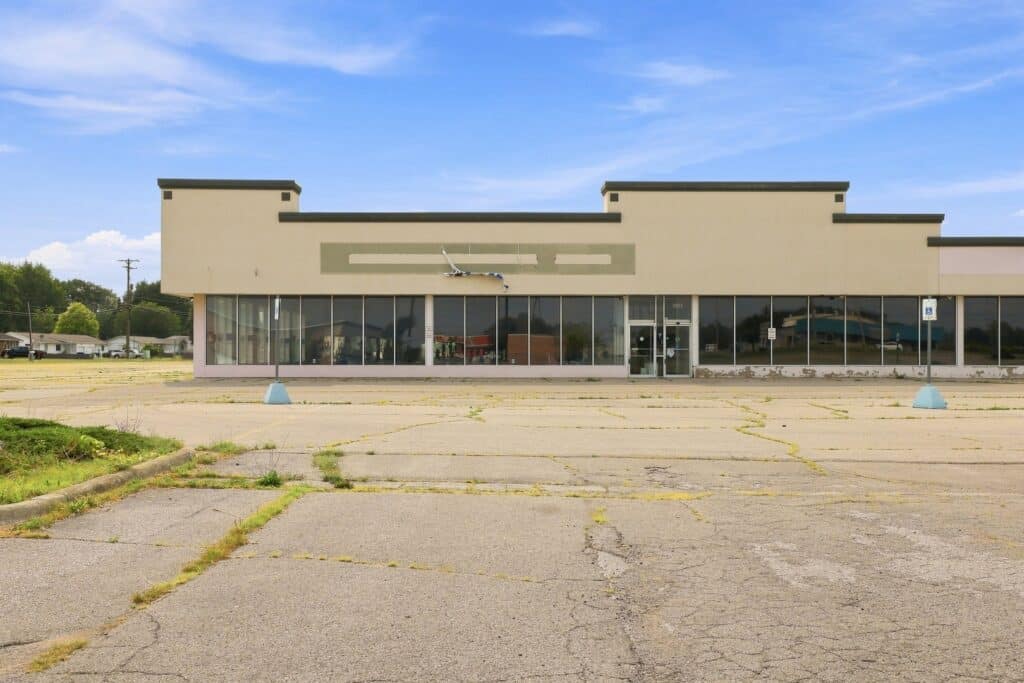 04_2865_Bay_Road-Exterior-_007